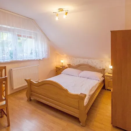 Apartamento Bieszczadzkie Wzgórze Myczków Exterior foto