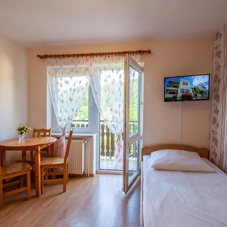 Apartamento Bieszczadzkie Wzgórze Myczków Exterior foto